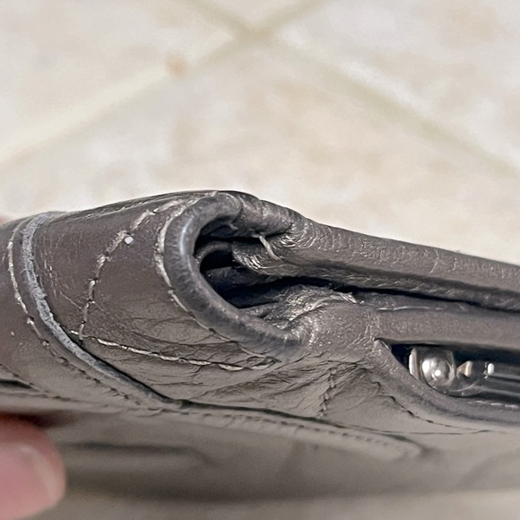 RARE✨Chanel Cambon compact wallet (Bronze) - Picture 13 of 16